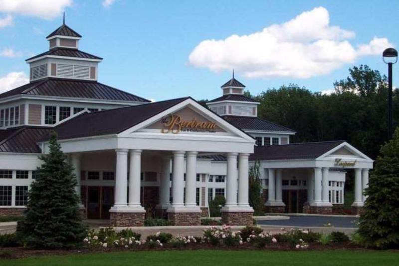 The Bertram Inn & Conf Ctr Trademark Collection By Wyndham Aurora Eksteriør bilde